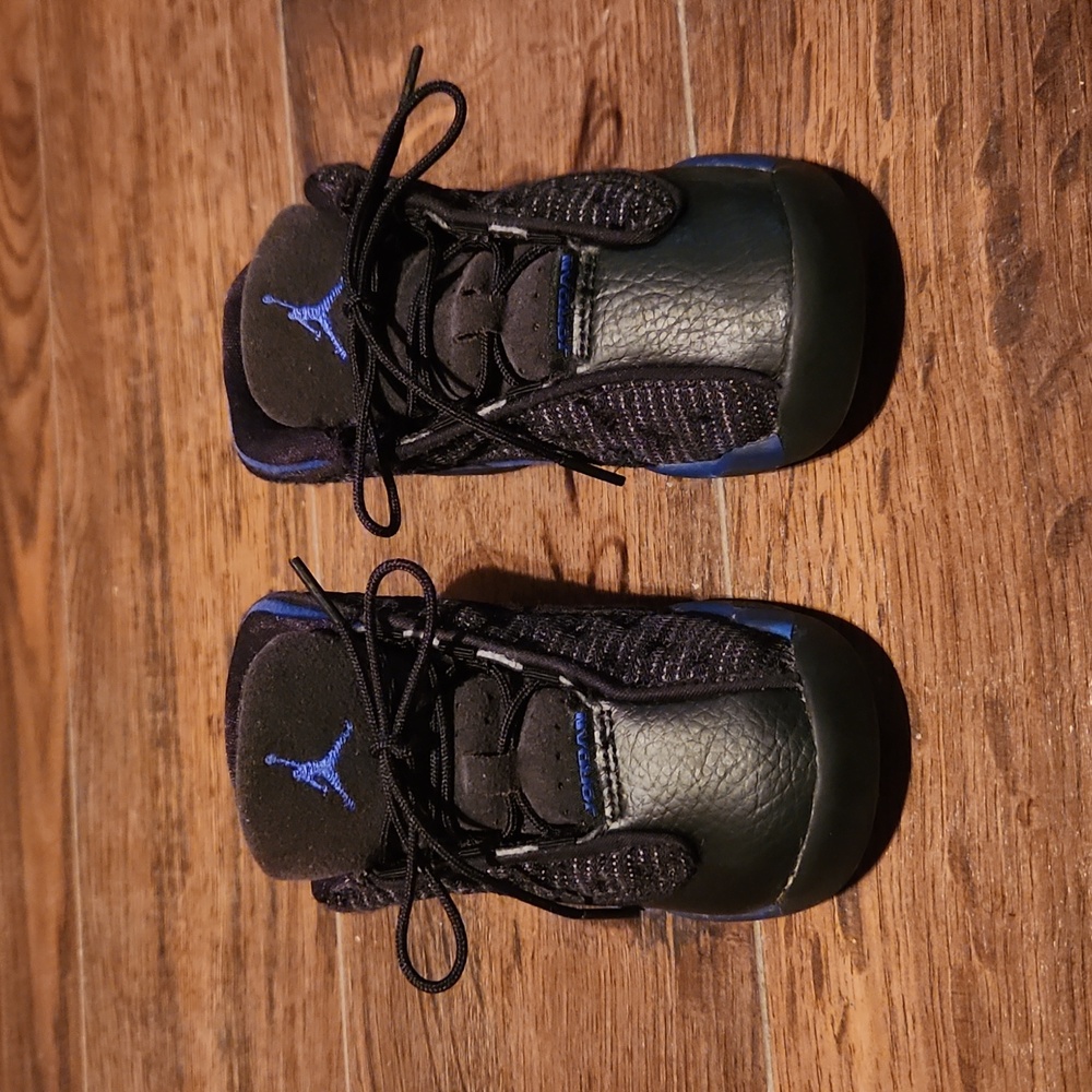 Kids Jordan Retro 13 - Picture 2 of 8